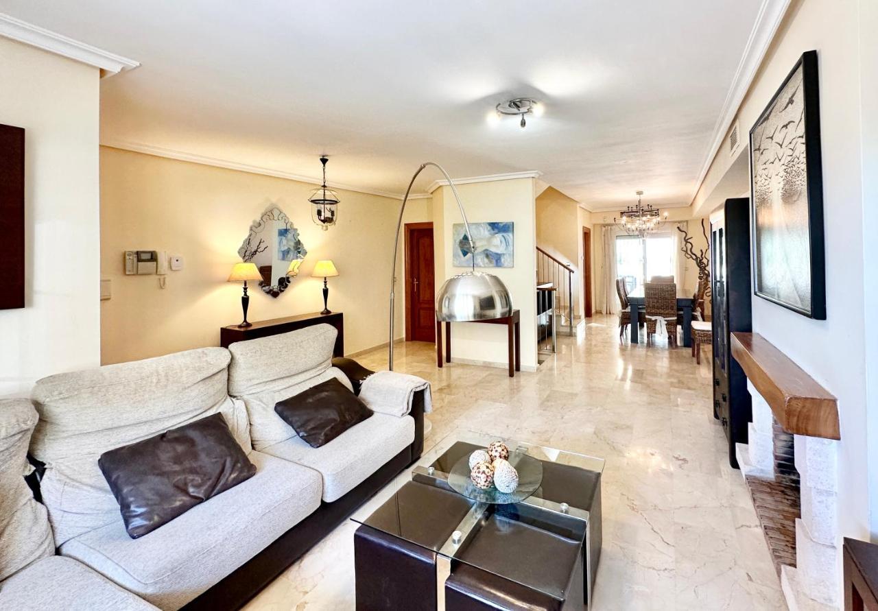 El Arenal Townhouse By The Beach With Swimming Pool - Eaw Homes Μαρμπέλλα Εξωτερικό φωτογραφία